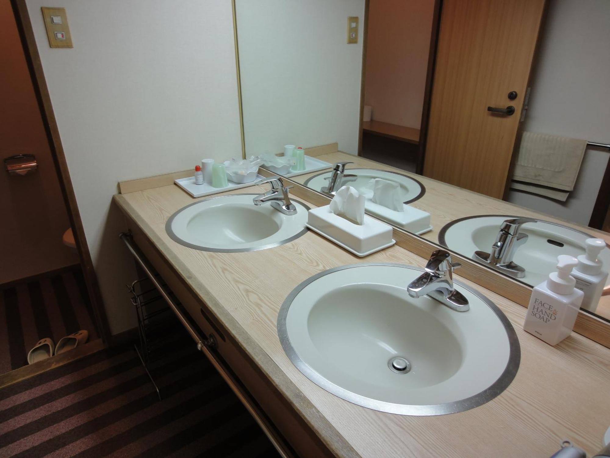 Miyajima Hotel Makoto Hatsukaichi Eksteriør billede
